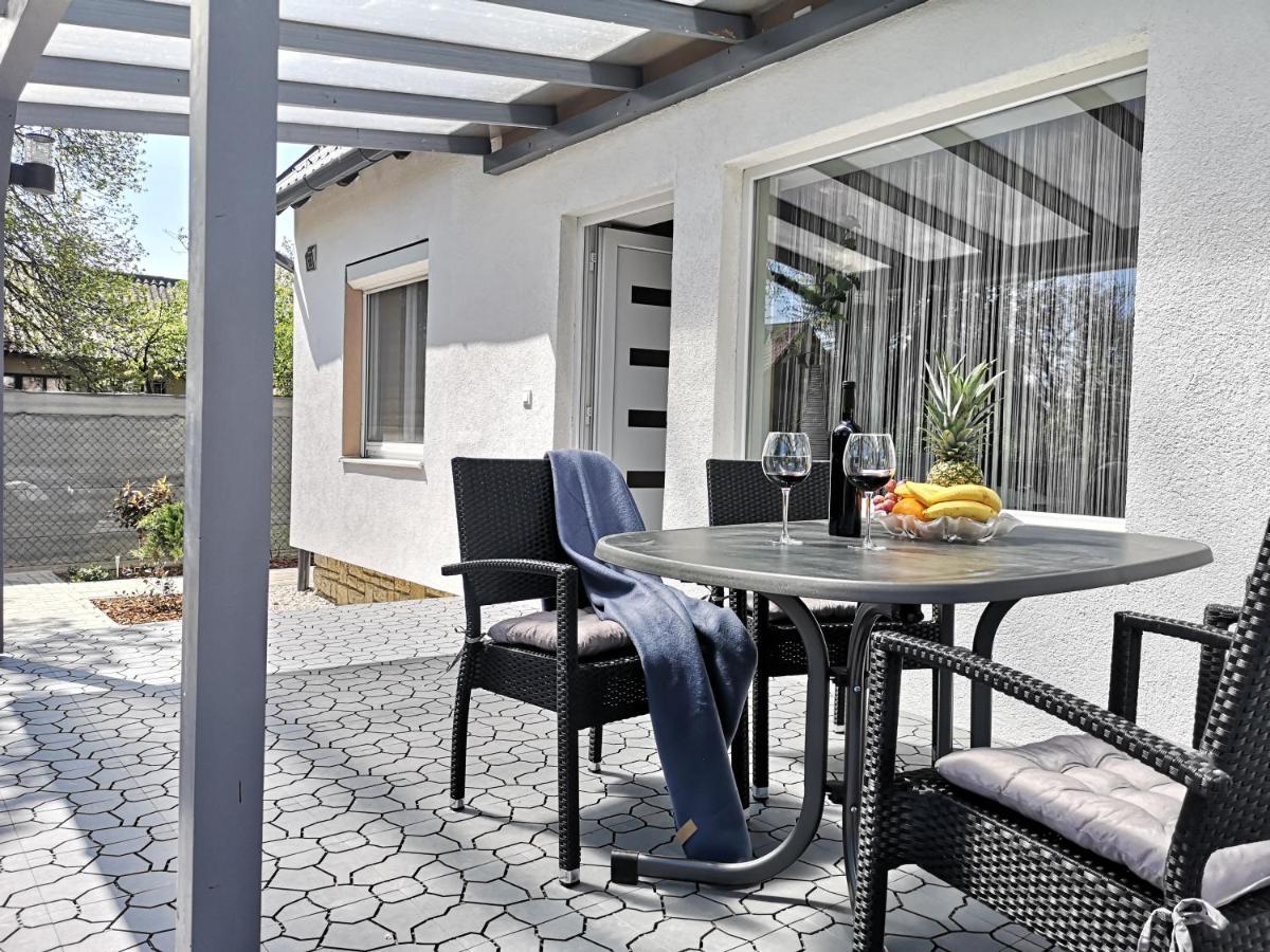 Otium Wellness Apartmanhaz Balatonakarattya Exterior photo