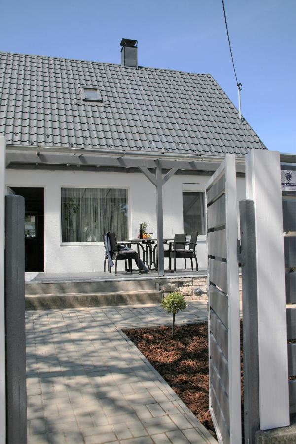 Otium Wellness Apartmanhaz Balatonakarattya Exterior photo